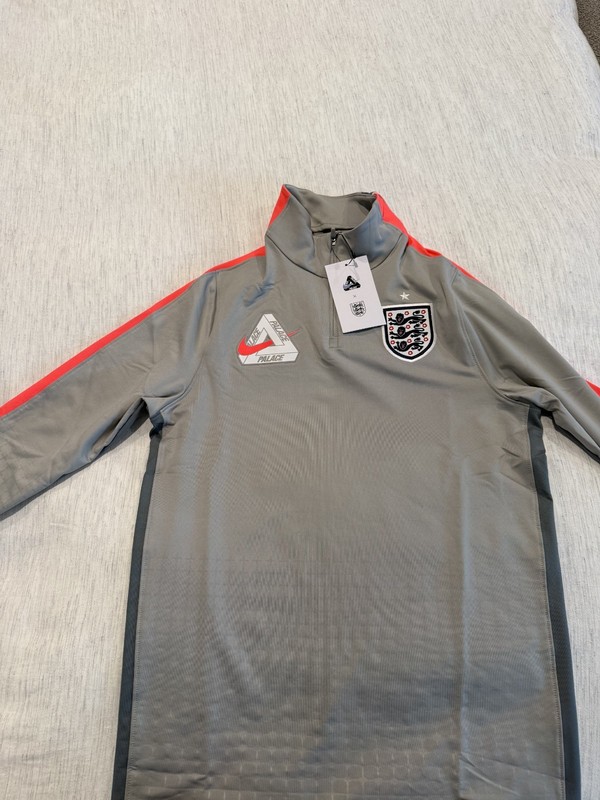 Palace x Nike England --- Dri-FIT Strike Drill Top Grey/Crimson size: SMALL (S) gallery