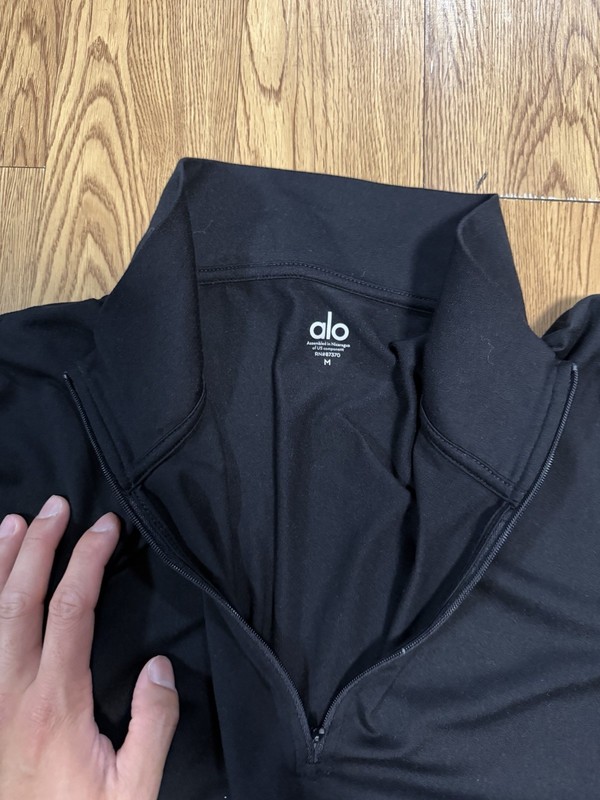 Alo Yoga Conquer 1/4 Zip Reform Long Sleeve Black Men’s Size M gallery