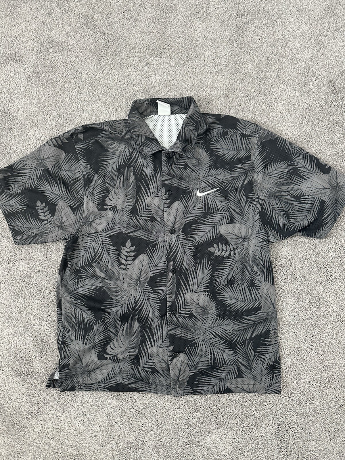 Nike Mens Short Sleeve Button Up Shirt Floral Black Grey Size L DO6165-012 gallery