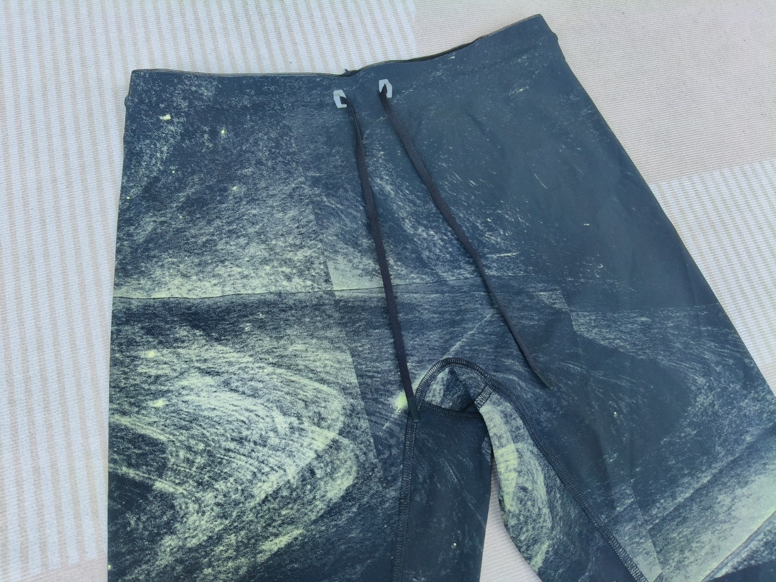 ON Running 2025 Pro Elite Team Race Half Tights Men's Size M gallery