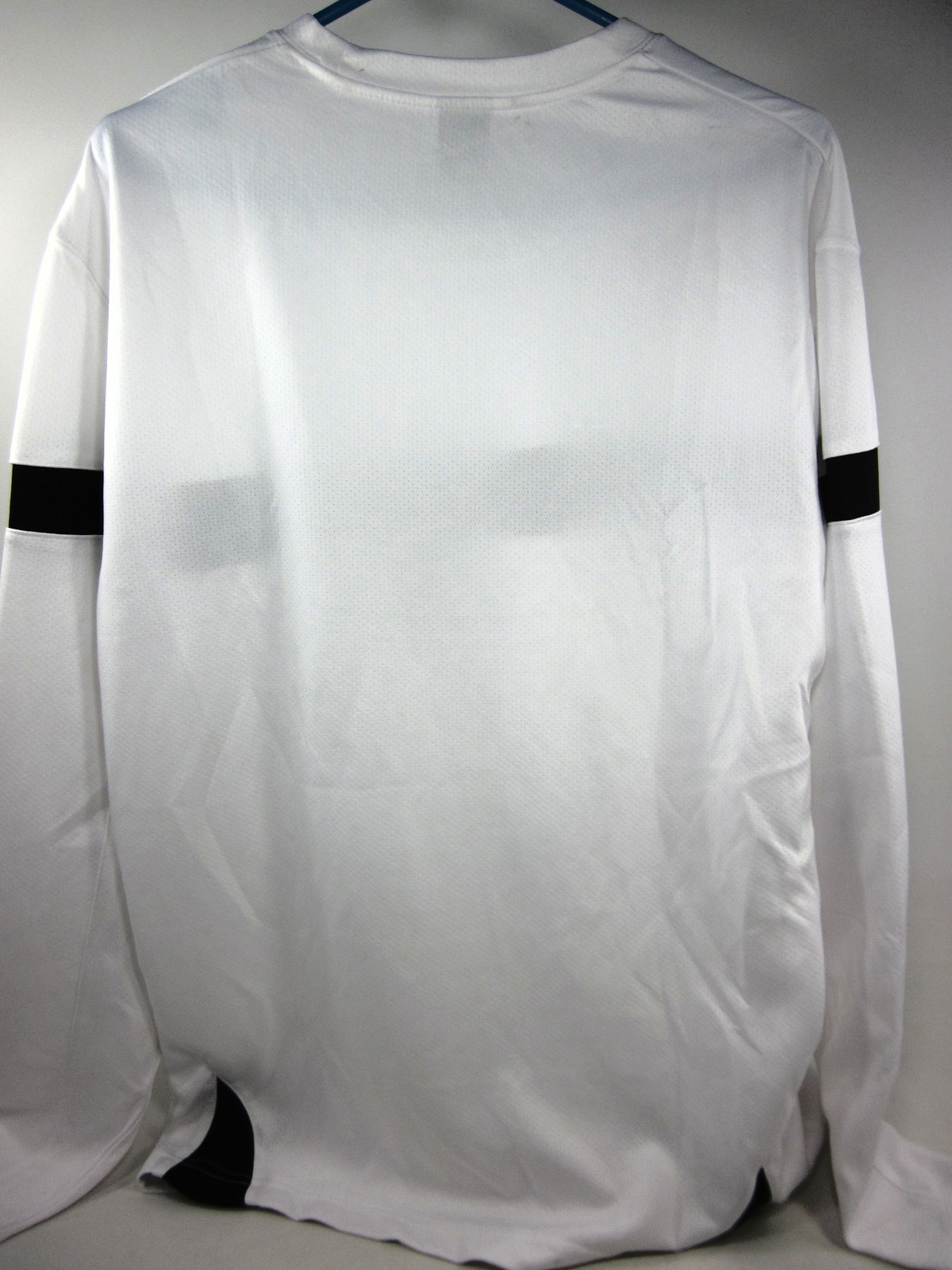 EASTBAY, EVAPOR, LONGSLEEVE WHITE TRACK SHIRT, SMALL, POLYESTER, 1232205, NEW gallery