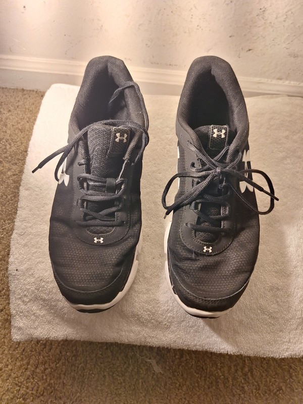 UNDER ARMOUR MEN BLACK RUNNING WALKING SNEAKERS US MEN SIZE 11 gallery