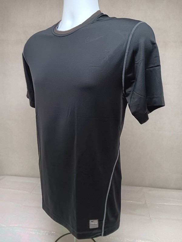 Nike Pro Shirt Mens Lrg Fits Sm Black Fitted Gym Top Running Workout NikeFit gallery