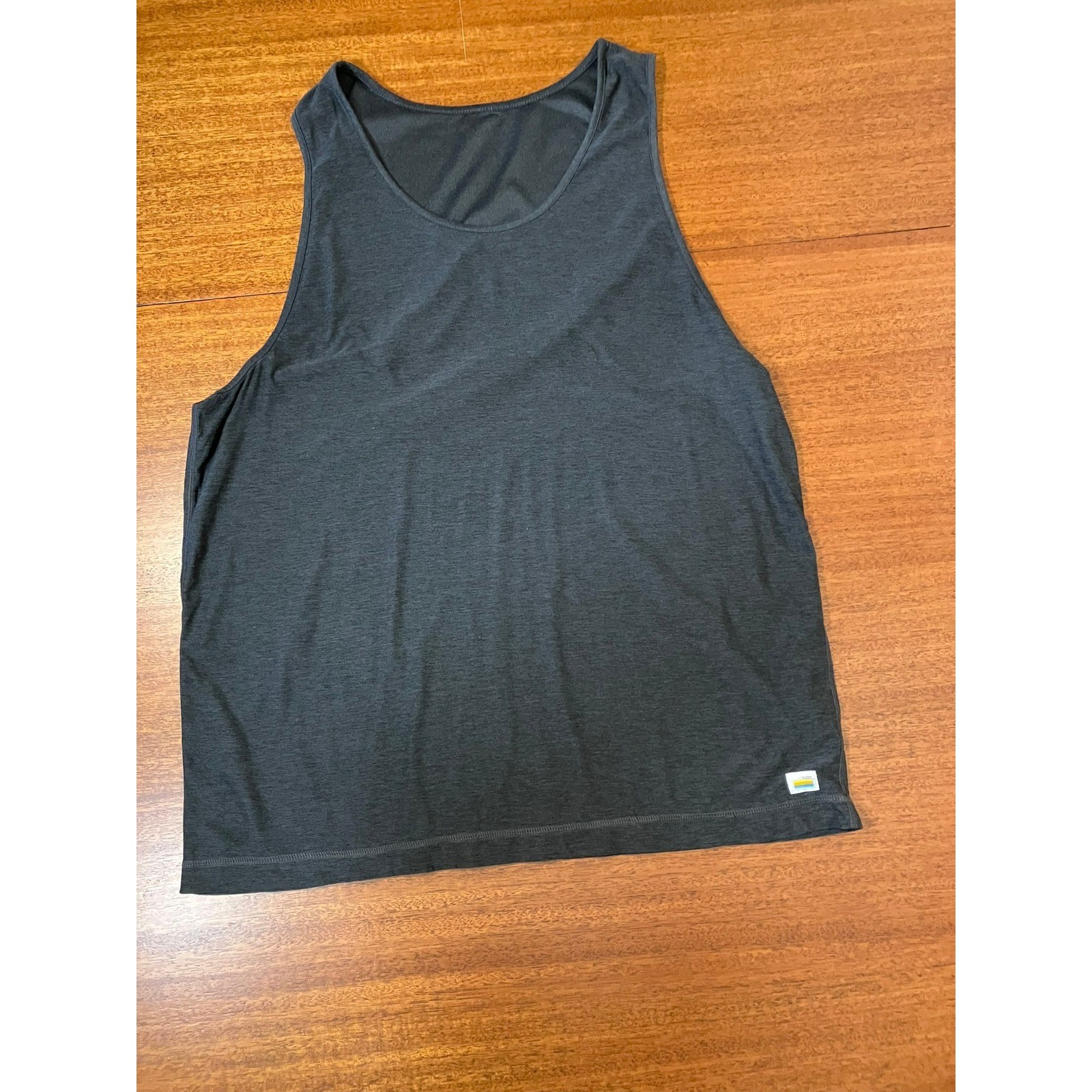 Vuori Strato Tech Tank Mens M/L Charcoal Heather Gray Activewear Workout Top gallery