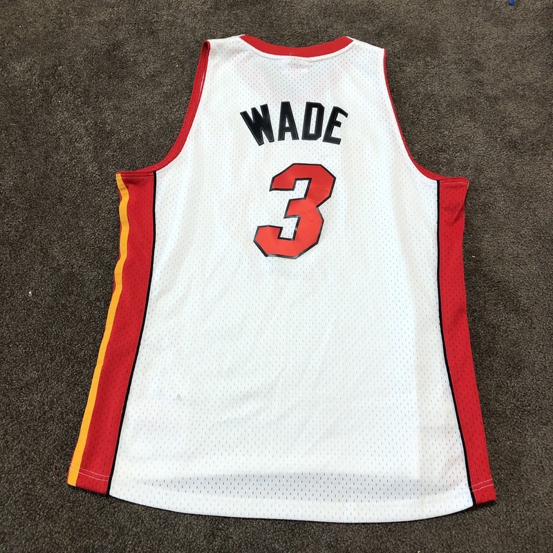 Mens Mitchell & Ness NBA WHITE JERSEY Large HEAT 2005-06 DWYANE WADE Hardwood Cl gallery