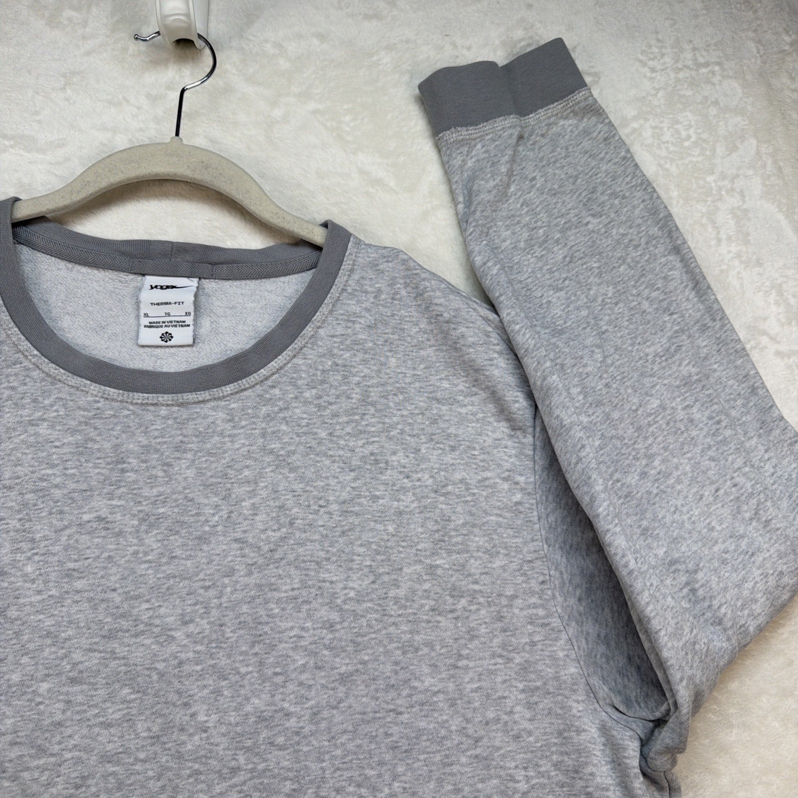 Nike Yoga Therma Fit Long Sleeve Shirt Mens XL Gray Athletic Training Top gallery