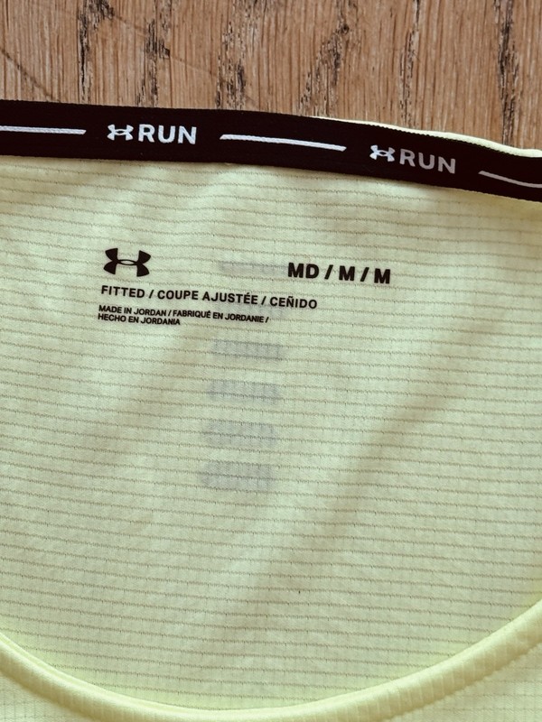 NWT Men’s M Under Armour Cool Switch FITTED Run Tank Top Shirt 1371130-911 $40 gallery