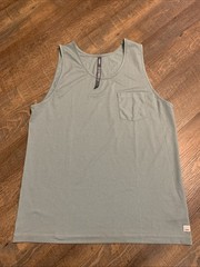 Vuori Tradewinds Performance Tank Top Mens Large Sage Green Lightweight Beach