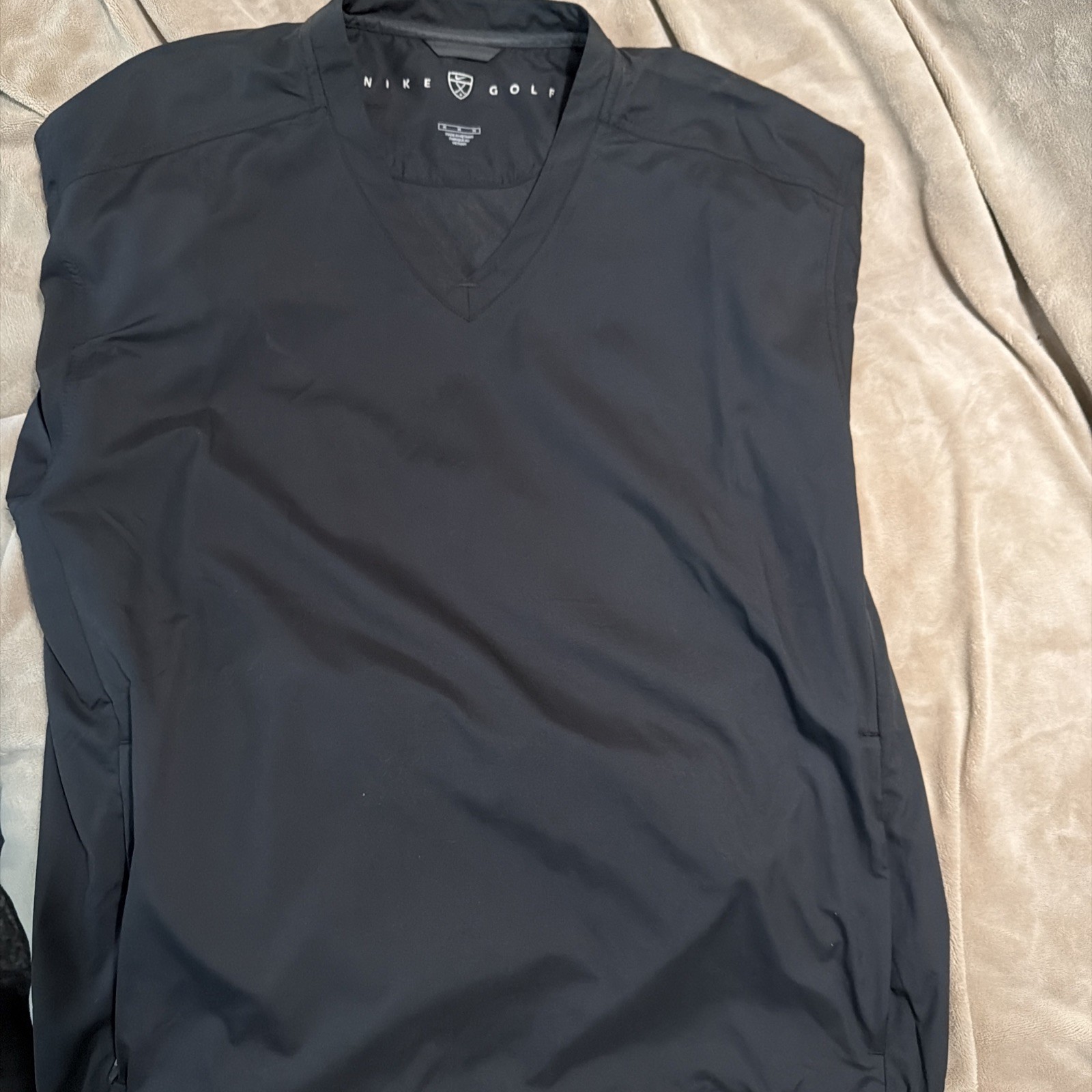 Nike’s Golf Long Sleve Windbraker V Neck Size M gallery