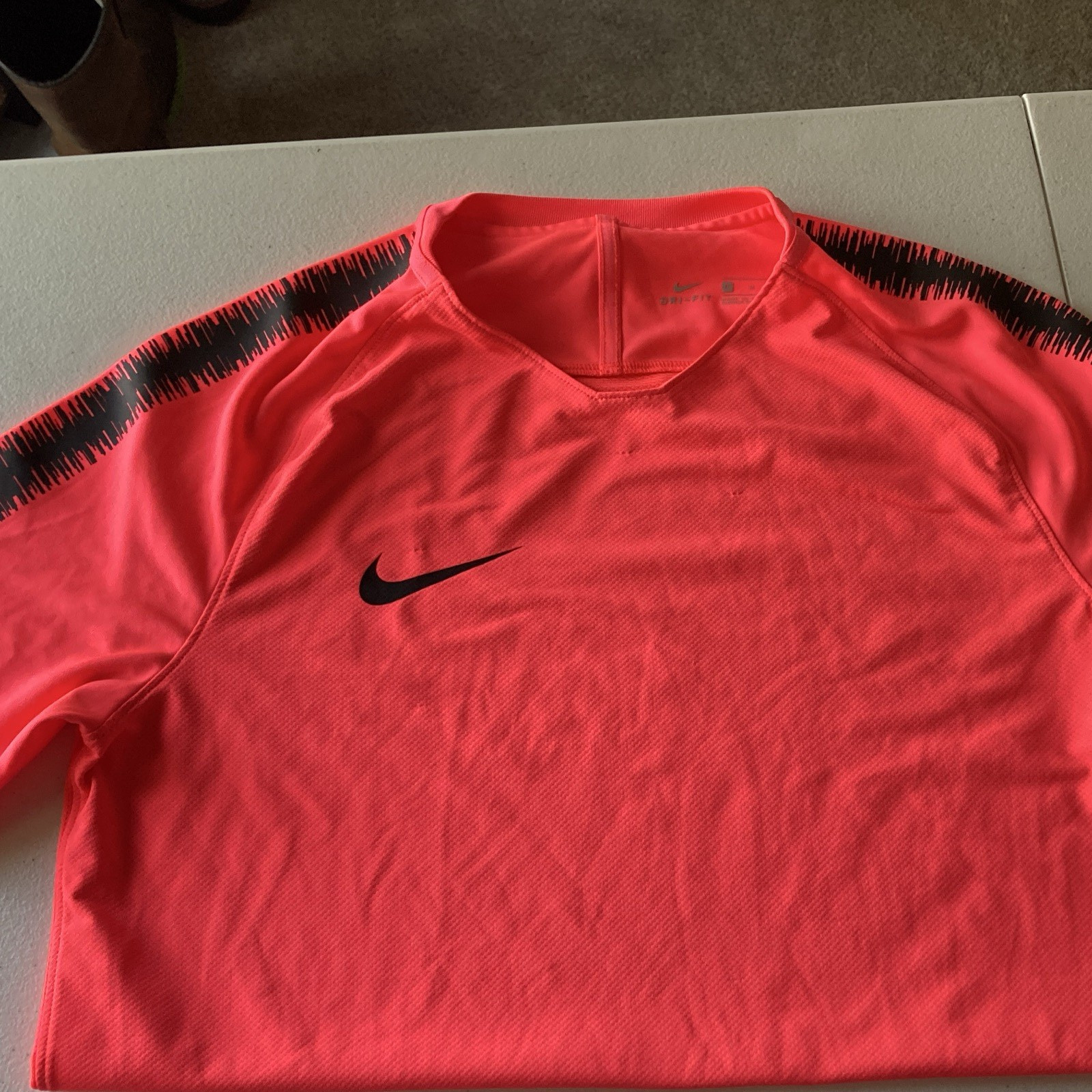 Nike Dri-FIT Moisture Wicking Breathable Pink Crewneck Tee Shirt Men’s M gallery