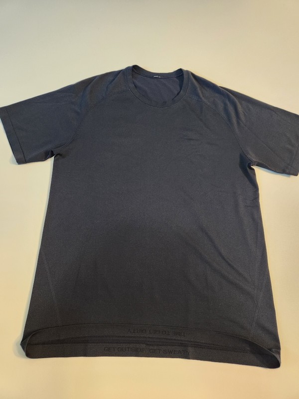 Lululemon Tech Vent Tee Medium? Check Measurements. Great Condition! Navy Blue gallery