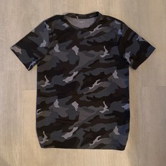 Old Navy Men’s Active Go-Dry Shirt Medium Camo Gray Athletic Gym Workout Tee