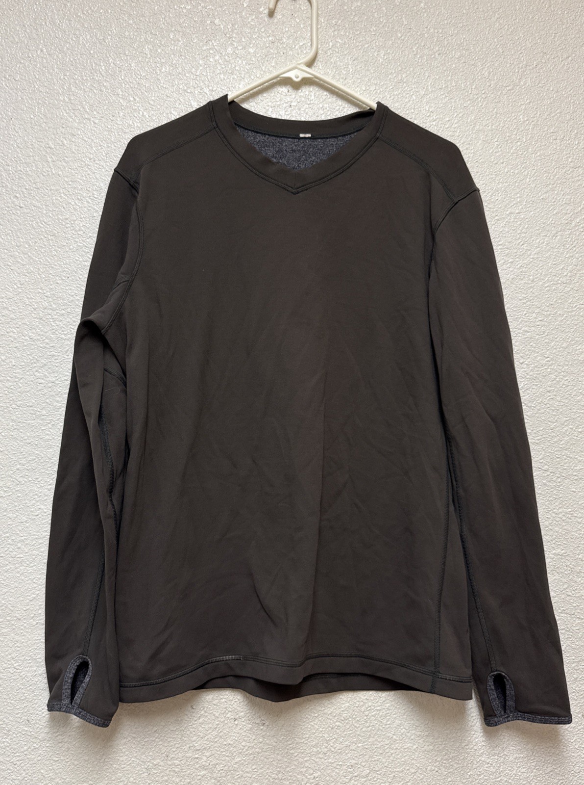 Lululemon Men’s Reversible Green/Gray Long Sleeve Shirt With Thumbholes Sz XL gallery
