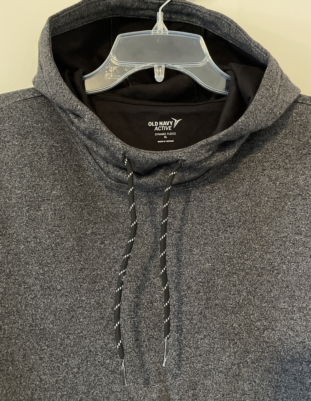 Old Navy Active Men’s Dynamic Fleece XL Gray Zip Pocket Hooded Shirt NWT! A3063 gallery