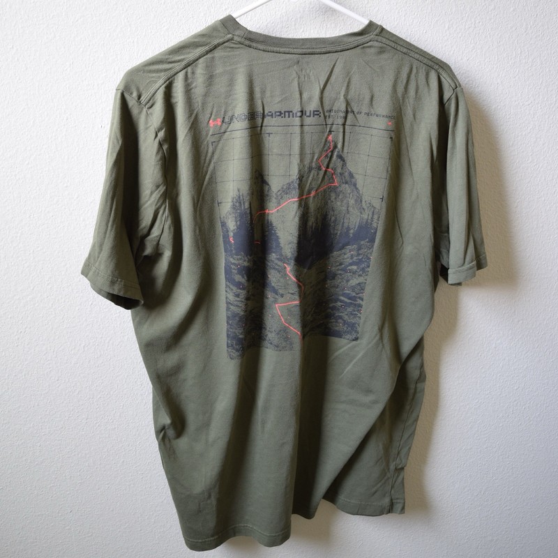 UNDER ARMOUR Men’s Reaching Peak Short Sleeve Marine Green T-Shirt Size LARGE gallery