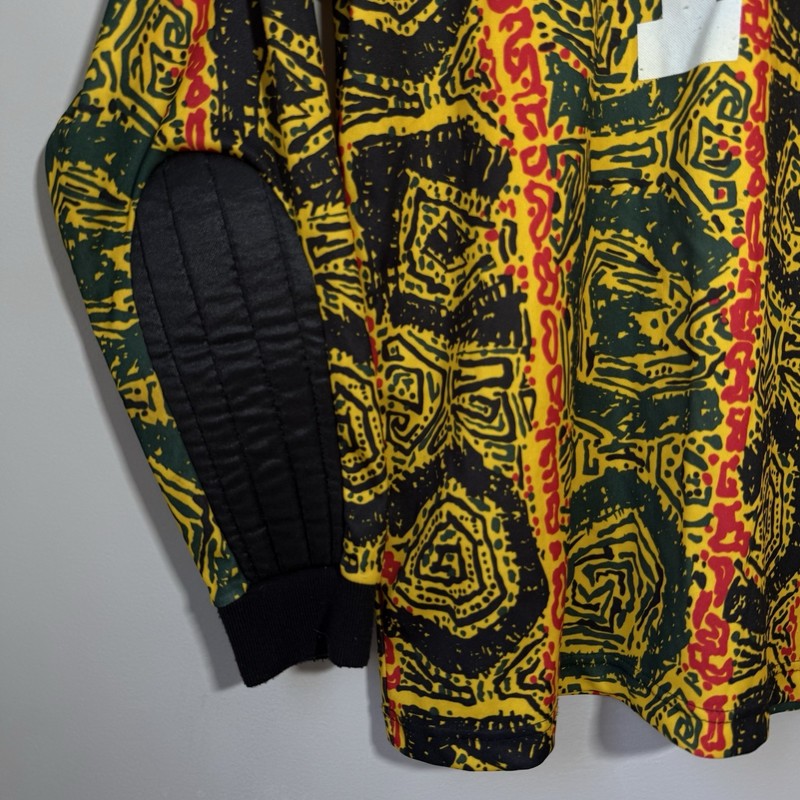 VTG Umbro Goalkeeper Soccer Jersey #1 Small Long Sleeve Padded 90s Abstract gallery