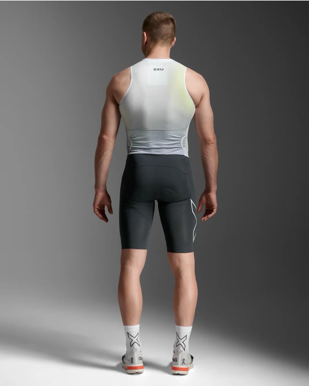 2XU Men’s Light Speed React Trisuit Size Medium In Matcha/Indian Ink - MSRP $300 gallery