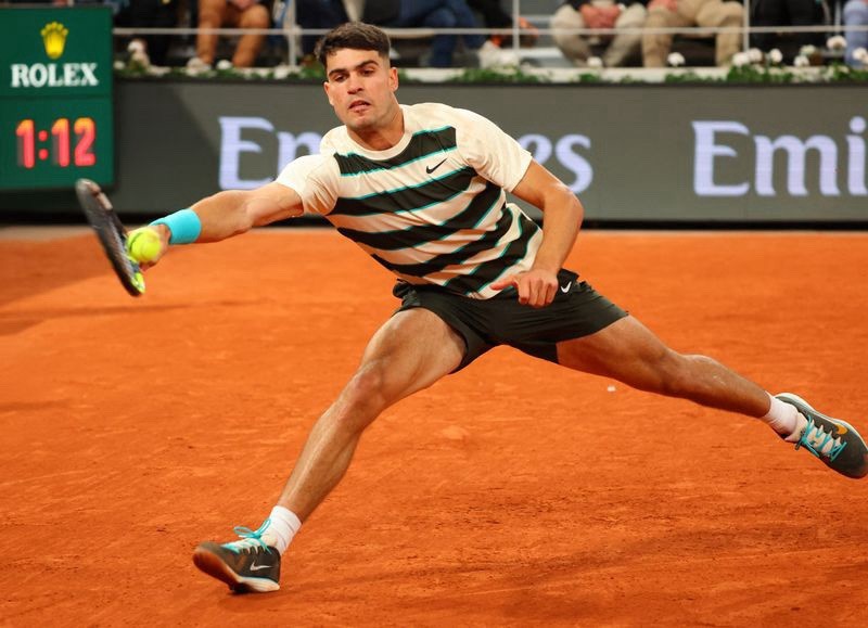 Size Medium Nike Court Slam Carlos Alcaraz 2025 French Roland GarrosTennis Shirt gallery