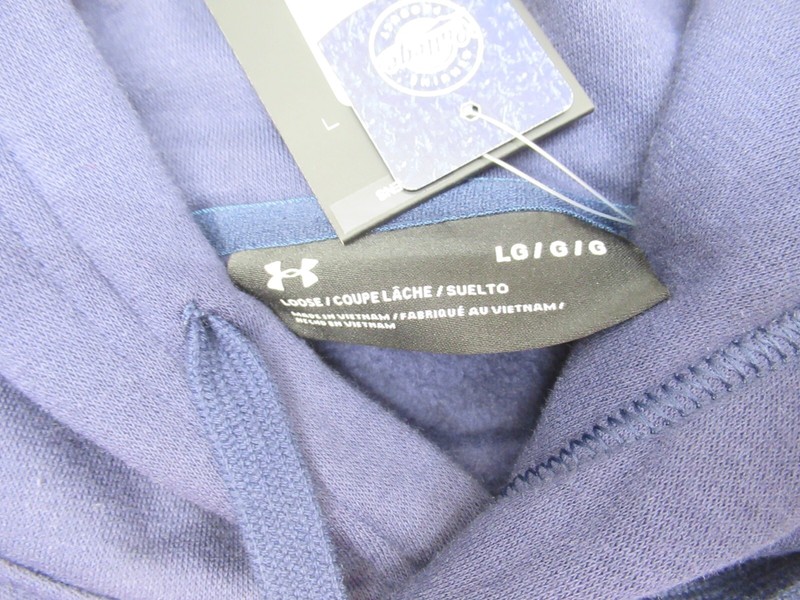 *NWT* OFFICIALLY LICENSED UNDER ARMOUR "NOTRE DAME" COTTON BLEND HOODIE. LARGE gallery