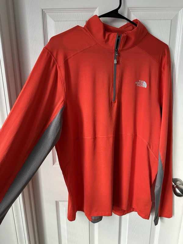 The North Face Men’s 1/4 Zip Pullover Red Size L New Without Tags gallery
