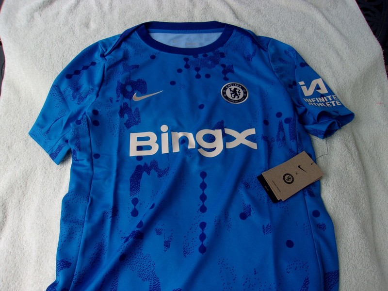 NWT Nike dri fit soccer T, men's M, royal blue, slim fit, Chelsea FC, Bingx, $72 gallery