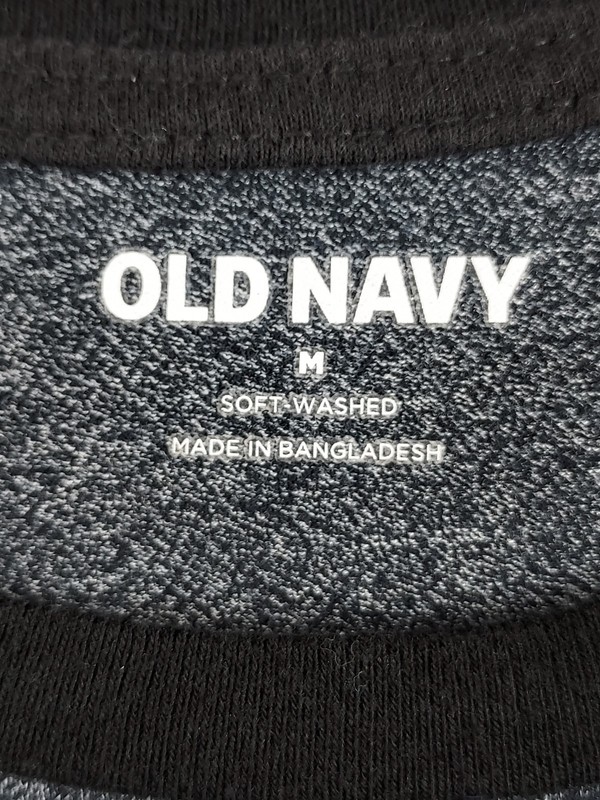 Old Navy Men Athletic Top M Black Gray Crew Neck Long Raglan Sleeve Logo Active gallery