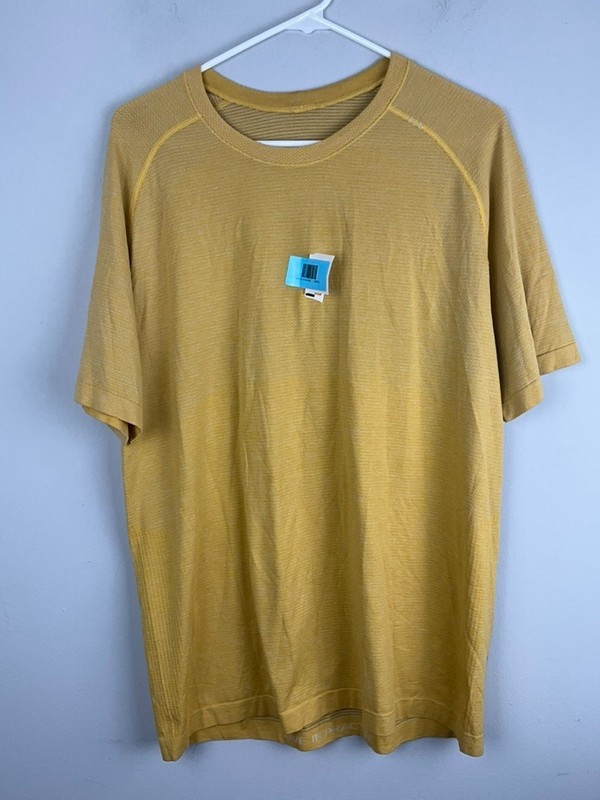 lululemon Men’s Performance Tee Yellow Raglan Size L 22x29 gallery