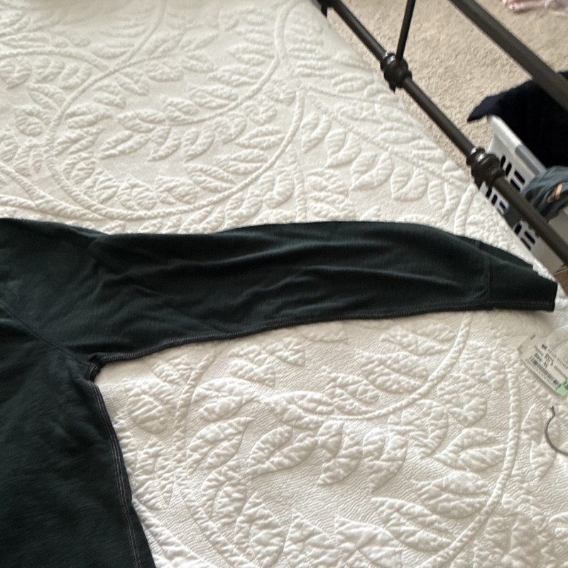 American Eagle Outfitters Men's Athletic Fit Long Sleeve Crew Neck Tee Green XL gallery