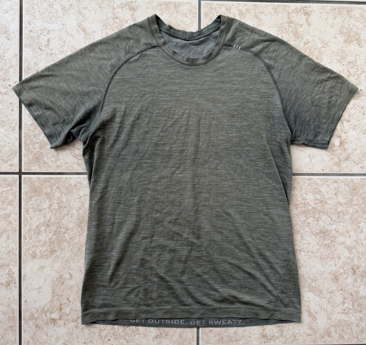 Lululemon Metal Vent Tech Men’s Short Sleeve Medium Running Gym Exercise Track gallery