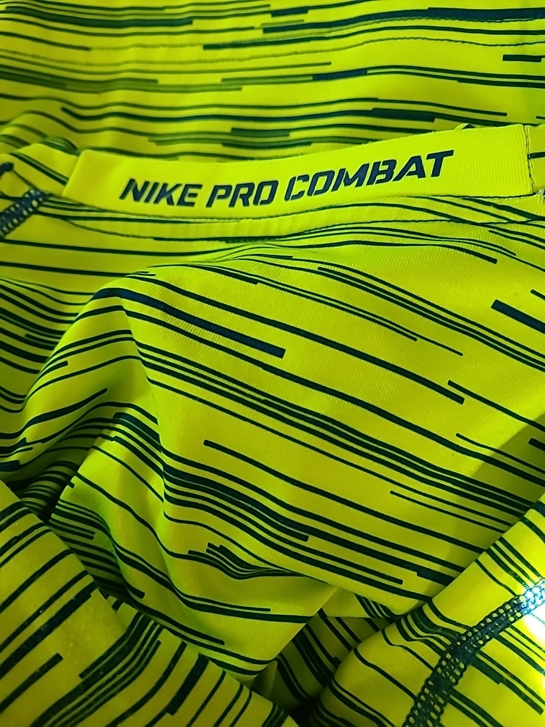 Nike ProCombat Shirt Green Hyperwarm Compression DriFit Performance Youth XL gallery
