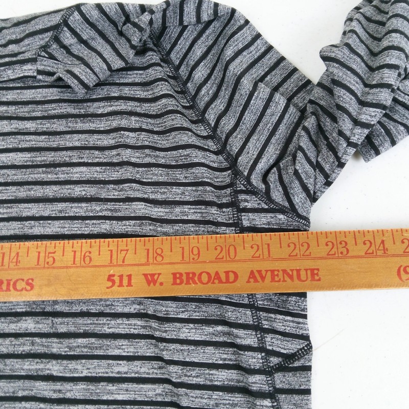 Russell Dri-Power 360 Pullover Men Size L 42/44 Long Sleeve Black Gray Stripe gallery
