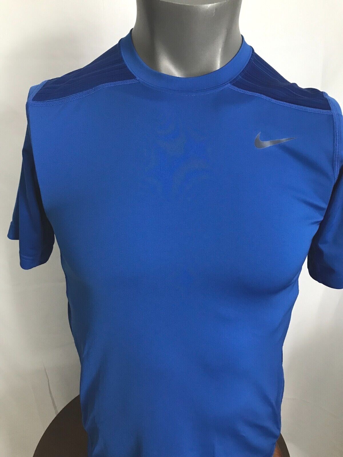 Nike DRI FIT Mens Small Short Sleeve Tech Tee Shirt Blue w Striped Back & Sides gallery