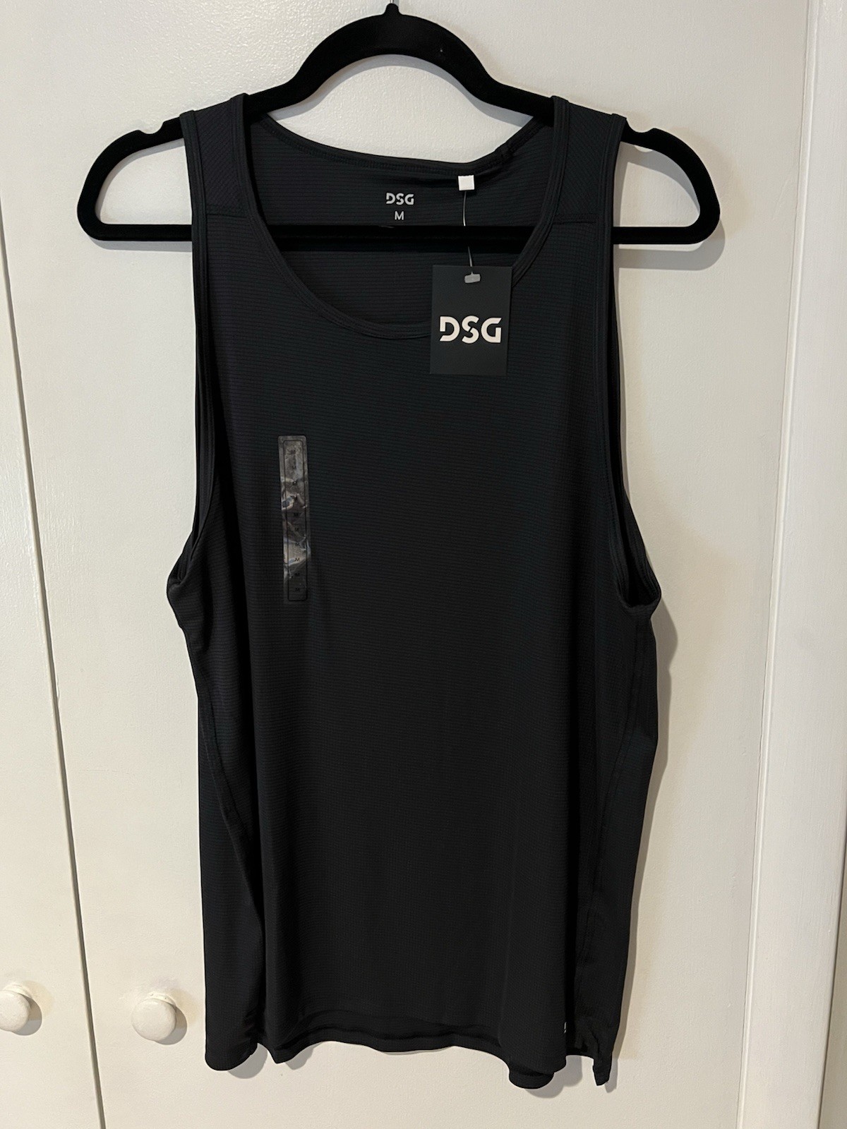 NWT DSG Men’s Tank Top Pure Black Size M Running Training Gymwear Activewear gallery