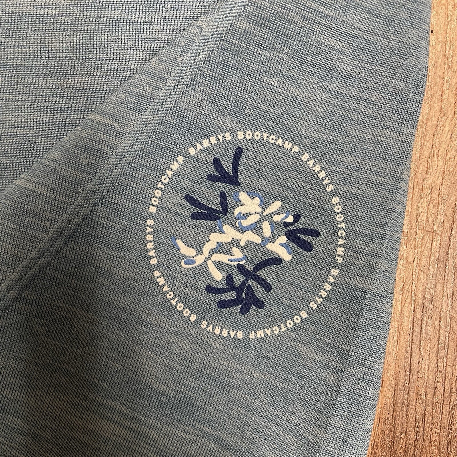 Lululemon Barry's Bootcamp Metal Vent Tech Tank Top Mens XL Blue gallery