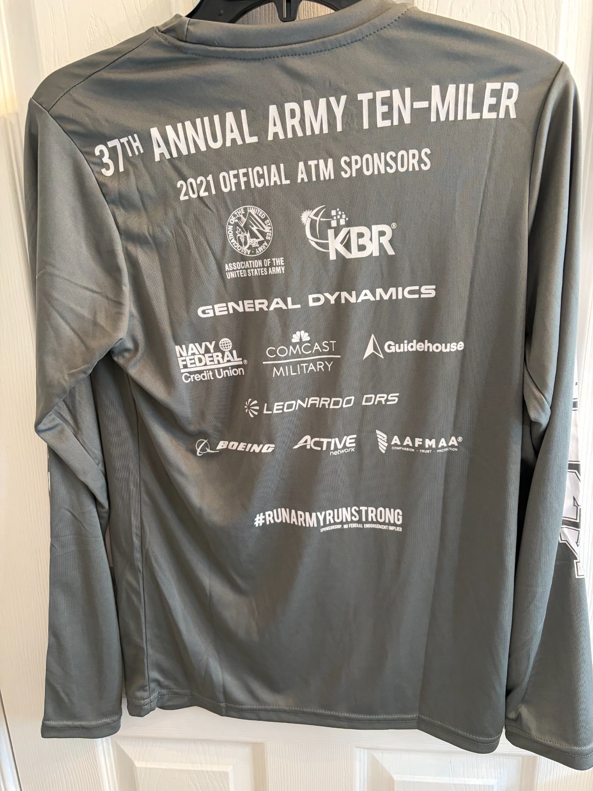 BRAND NEW Army 10-Miler Long Sleeve Tech Shirt October 10, 2021 Unisex Size S gallery