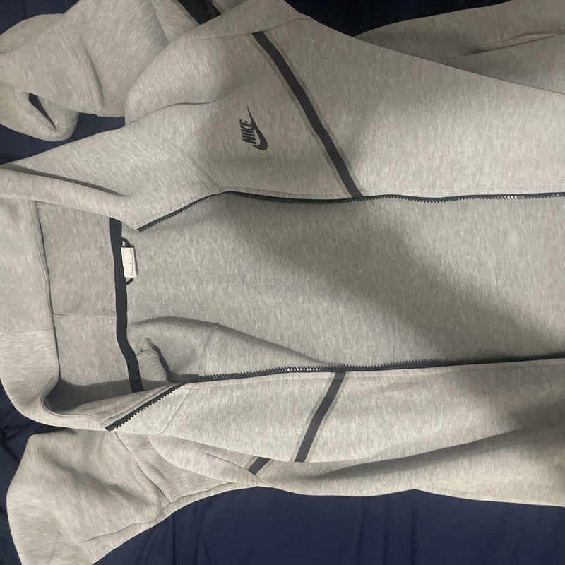Light Grey Nike Tech Men’s Small 2021 Good Condition gallery