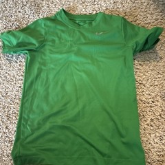 Nike Dri-FIT boys M Green Short Sleeve Polyester Crew Neck Moisture Wicking Tee