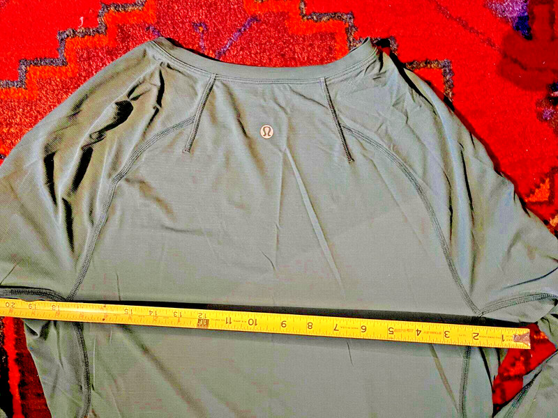 Lululemon Men’s Dark Green Metal Vent Tech Long Sleeve Small, 19 inch chest gallery