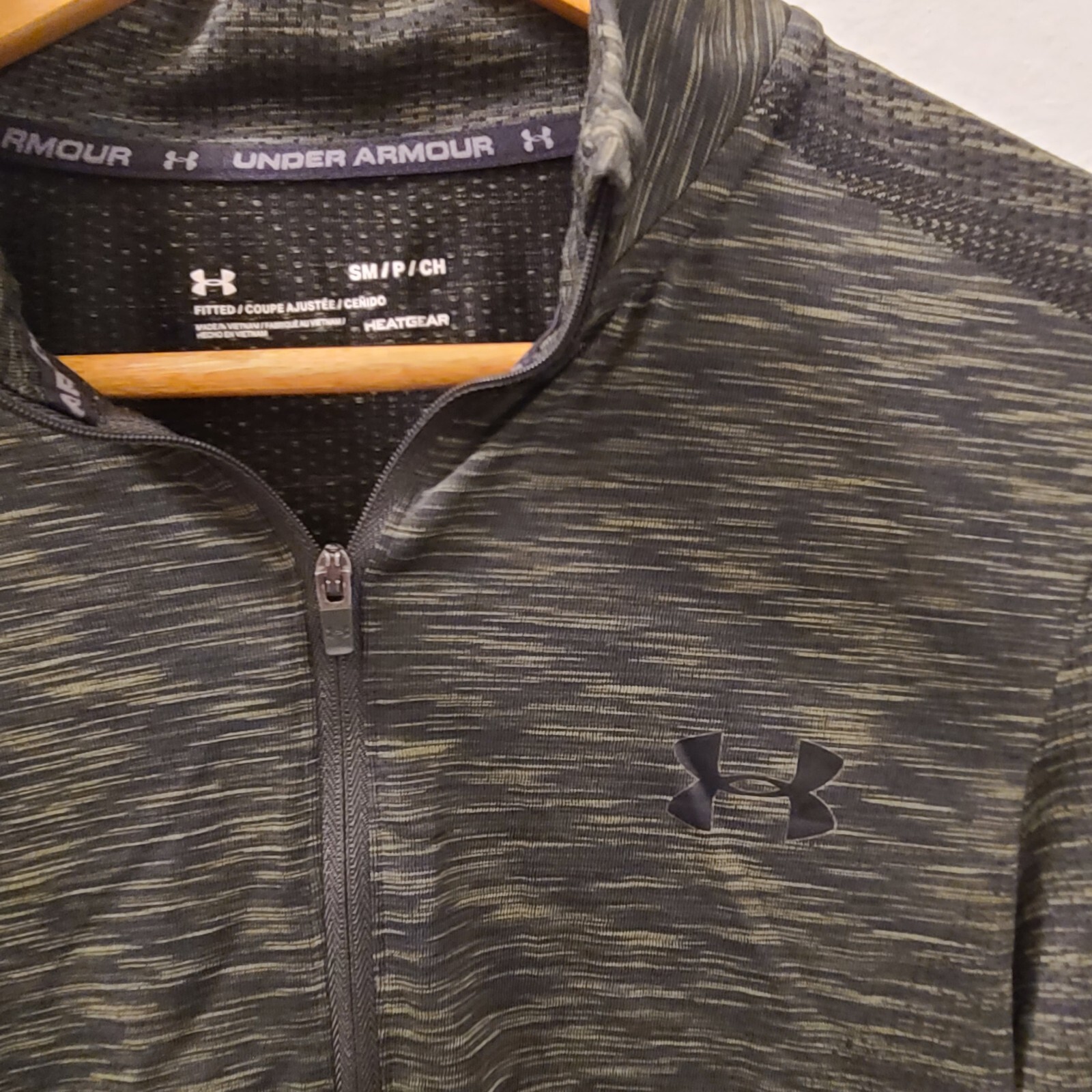 Under Armour Mens HeatGear 1/2 Zip Size Small Marine OD Green Print Long Sleeve gallery
