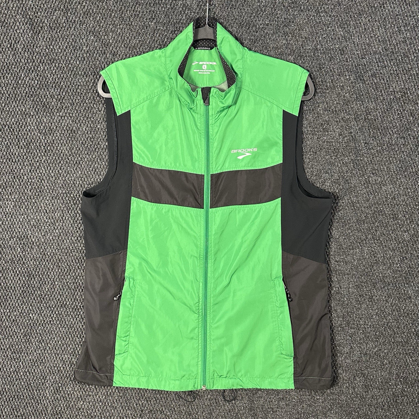 Brooks Shelter Technology Running Vest Mens L Green Full Zip Reflective Vented gallery