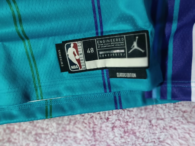 Charlotte Hornets NBA Jordan Classic Edition Basketball Jersey Size 48 gallery