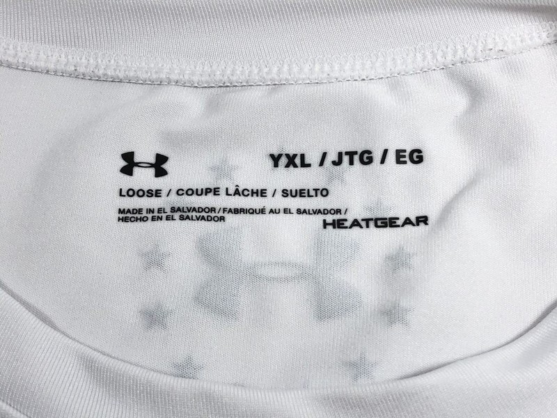Under Armour T-Shirt Sz YXL Black Loose Heat Gear Athletic US Flag Short Sleeve gallery