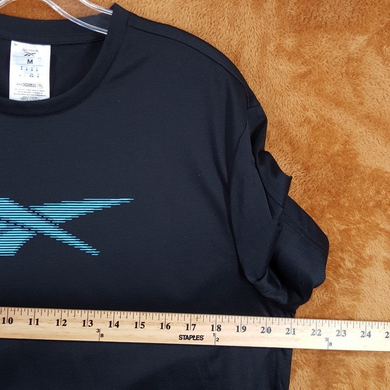REEBOK Shirt Mens Medium Black Pullover Crew Speed Wick Big Chest Logo Active gallery