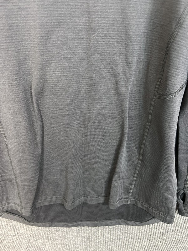 Duluth Trading Co Shirt Mens Medium Gray Long Sleeve Thumb Holes Crew Neck gallery