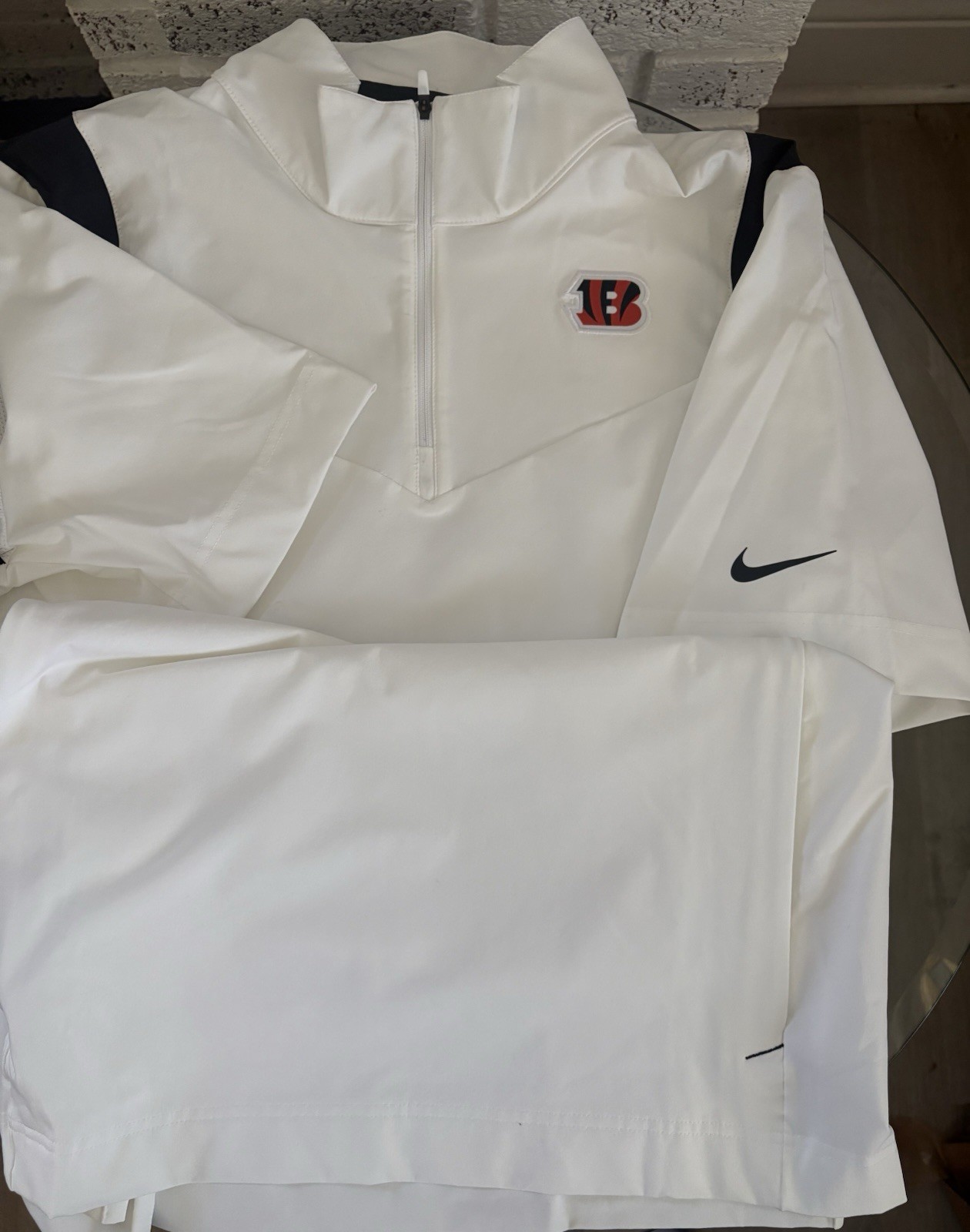 NIKE CINCINNATI BENGALS MENS WHITE COACH SHORT SLEEVE JACKET SIZE: LARGE gallery