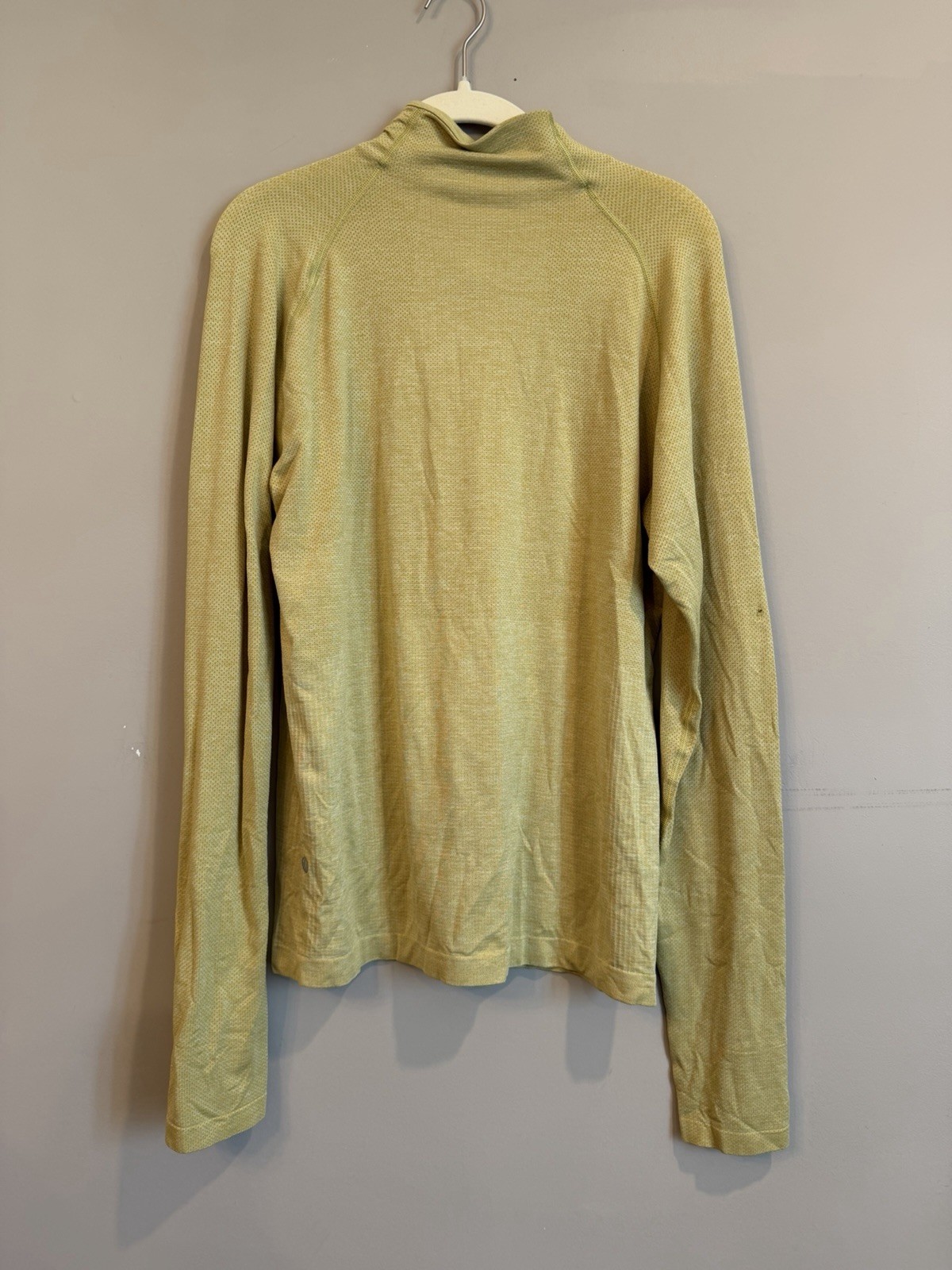 Lululemon Metal Vent 2.0 Pullover Men's M Auric Gold/Dew Tech 1/2 Zip Gym FLAW gallery