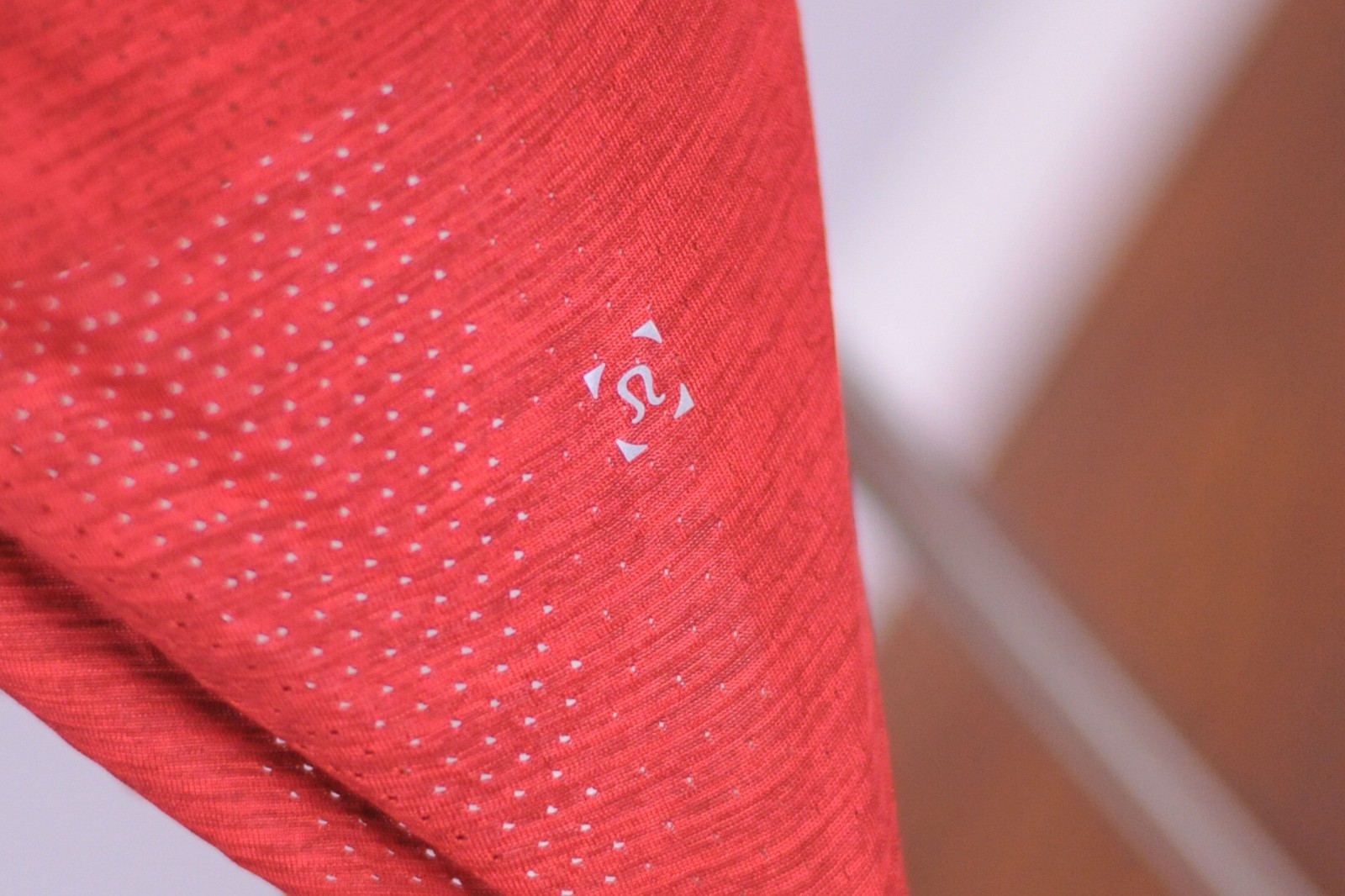 Lululemon Metal Vent Tech Tank Blood Orange Men's Medium M gallery