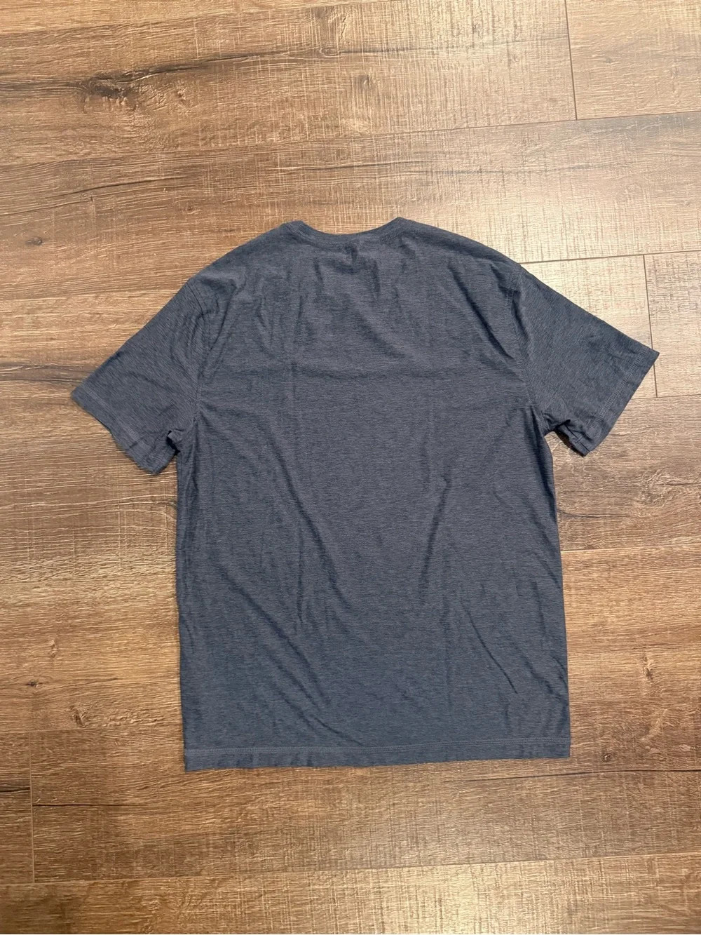 Vuori | Strato Tech Tee - Size Medium gallery