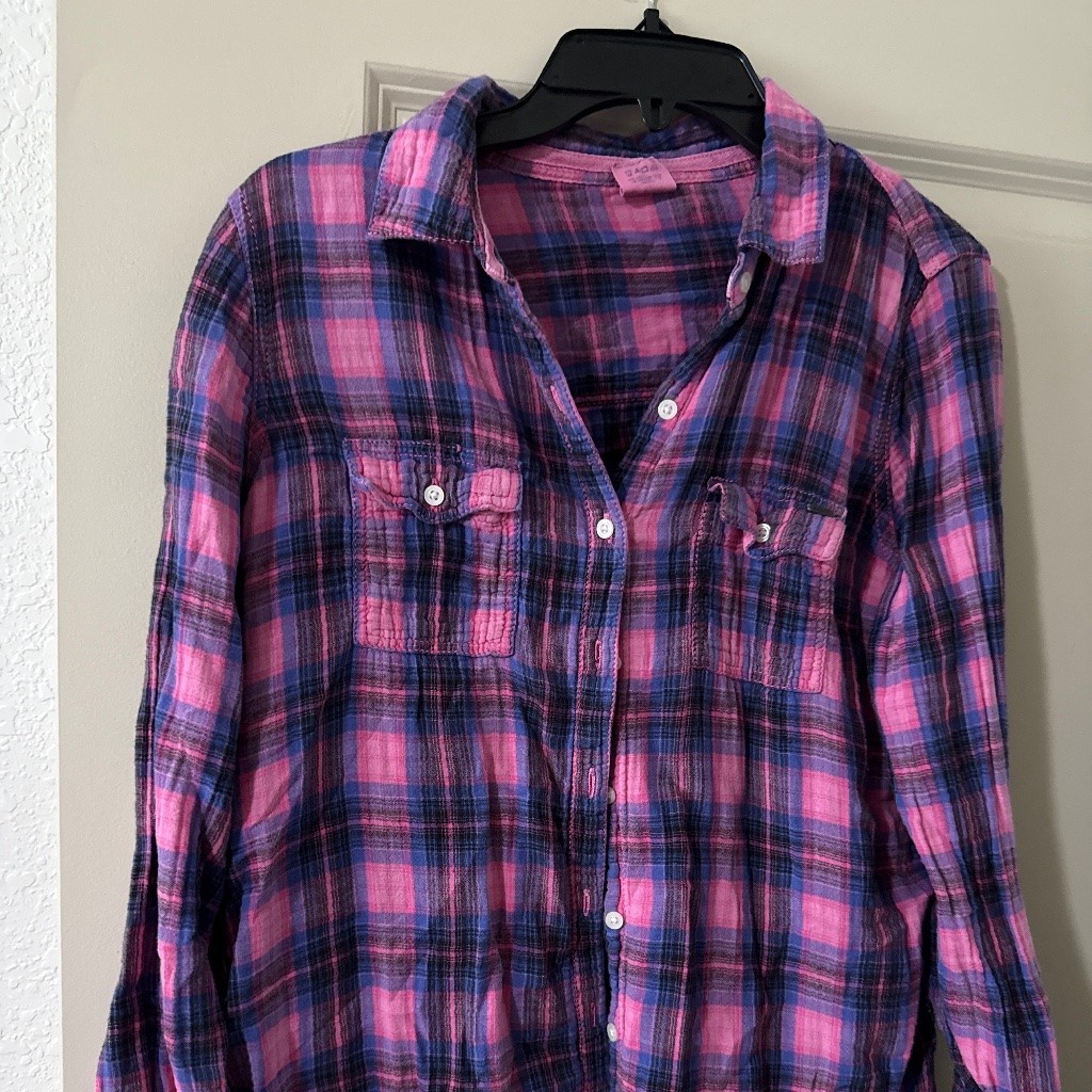 Pink plaid vintage button down gallery
