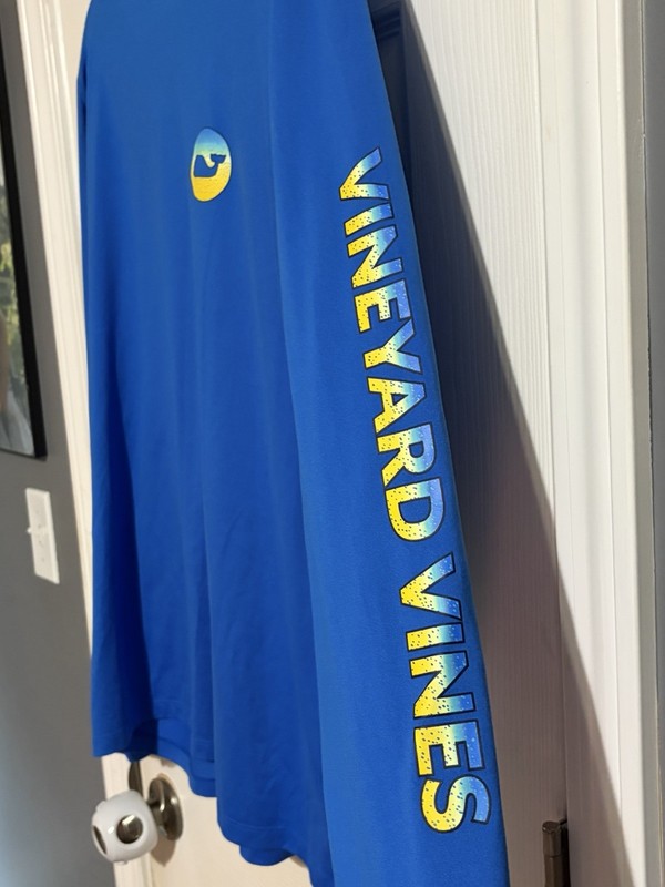 Vineyard Vines Performance Blue Crew Neck Long Sleeve Whale Graphic Tee M gallery